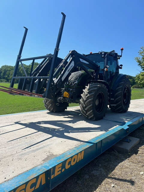 Used Valtra G135 V Tractor for sale